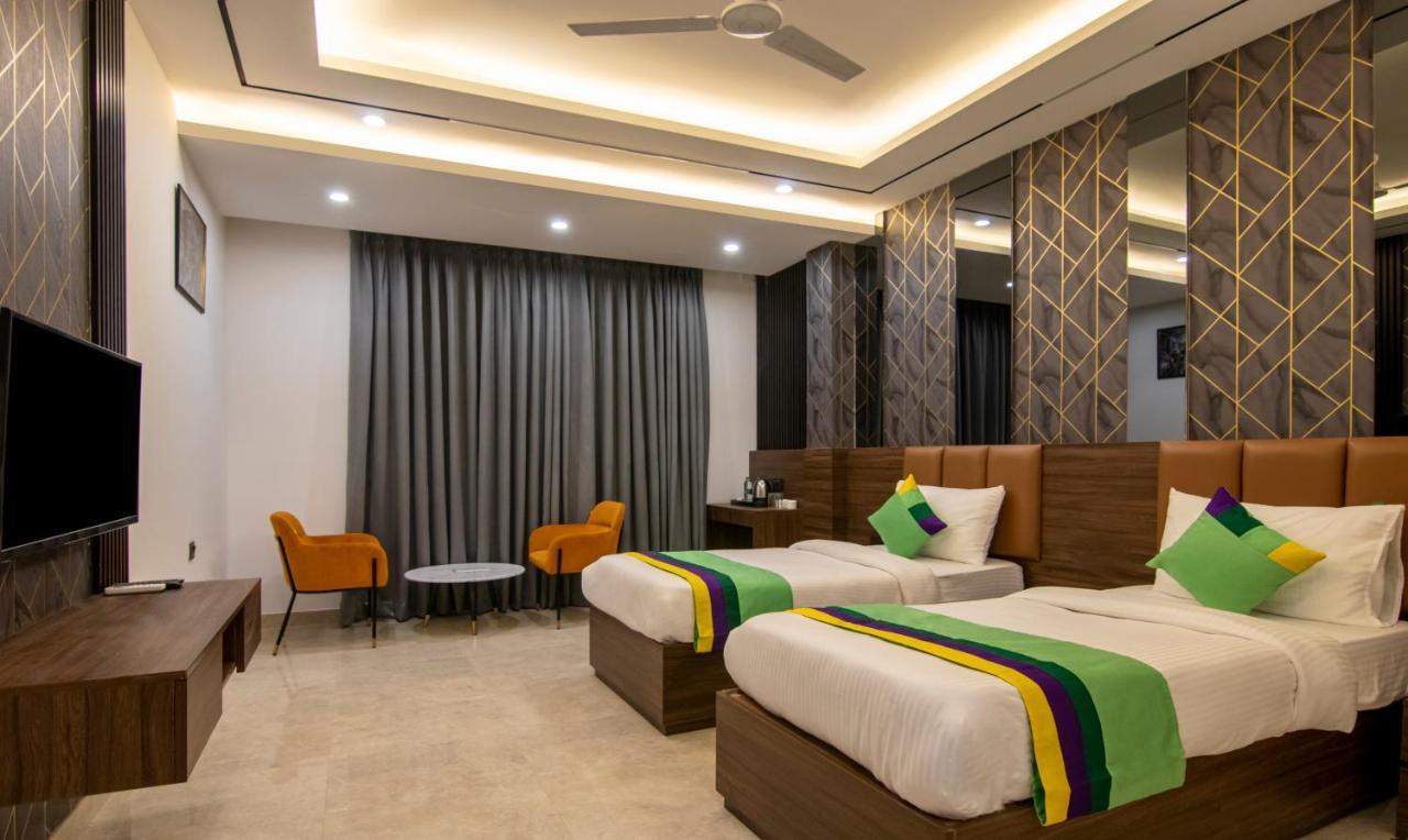 Treebo The Armani Near Igi Airport Hotel New Delhi Bagian luar foto