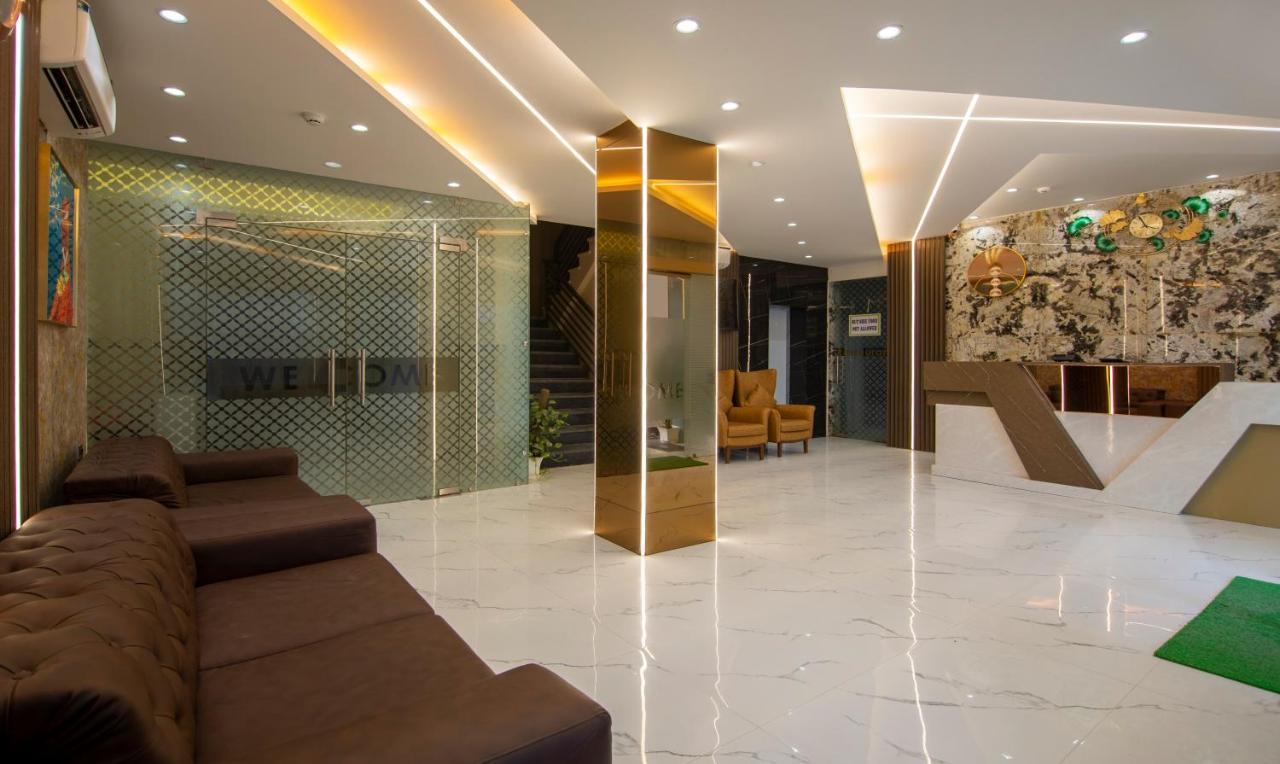 Treebo The Armani Near Igi Airport Hotel New Delhi Bagian luar foto