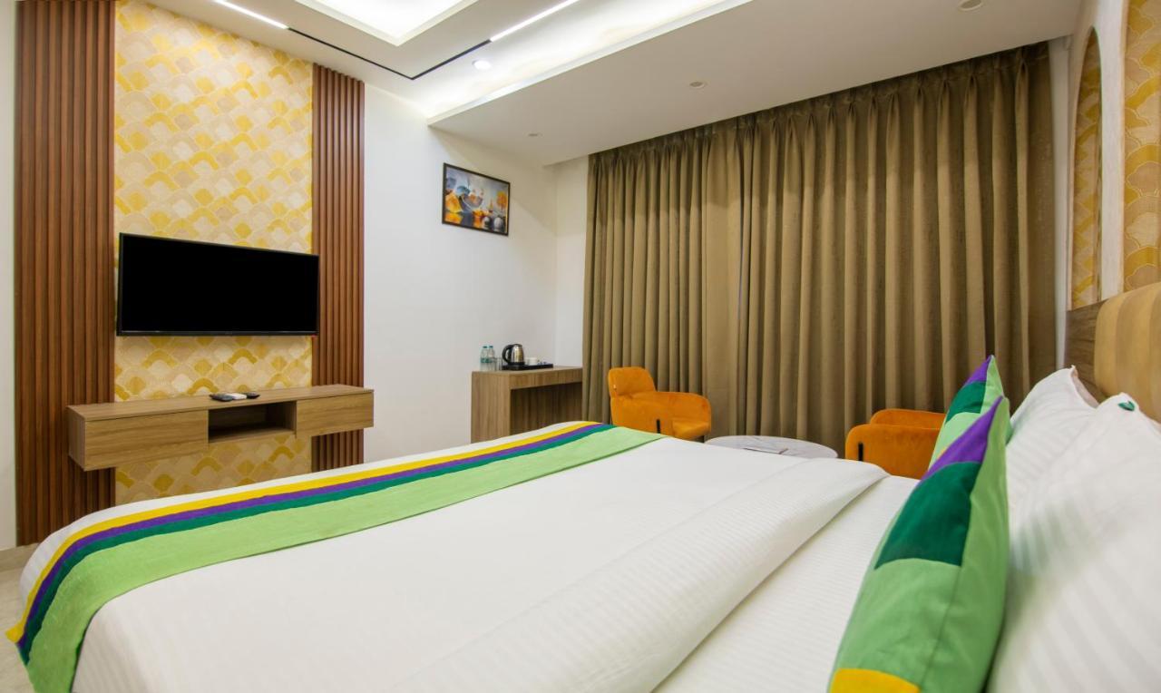 Treebo The Armani Near Igi Airport Hotel New Delhi Bagian luar foto