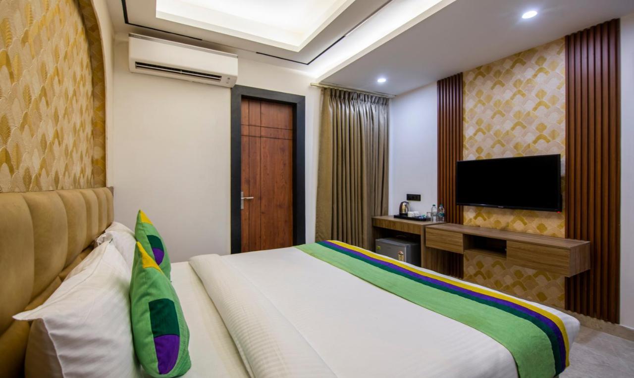 Treebo The Armani Near Igi Airport Hotel New Delhi Bagian luar foto